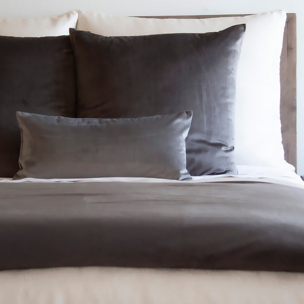 Coussin décoratif en velours Duchesse