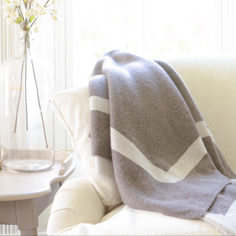 Homestead Contrast Cashmere Throw